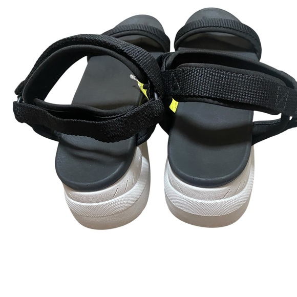 NWT All in Motion Velcro Sandals - Picture 4 of 5